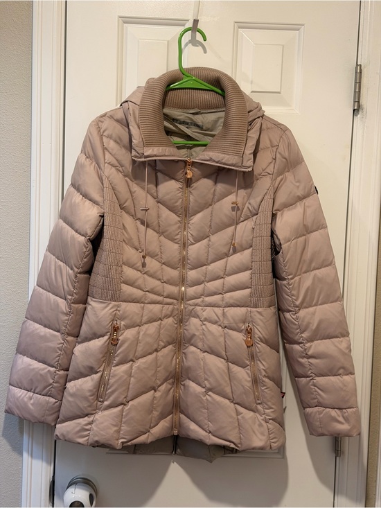Bernardo Jackets & Blazers - Bernardo Quilted Hooded Puffer Jacket in Light Taupe